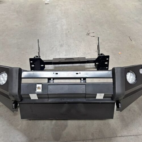 NP300 15+ NO LOOP BULL BAR